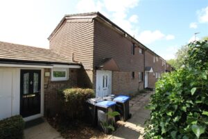 Drywell Court, Standens Barn
